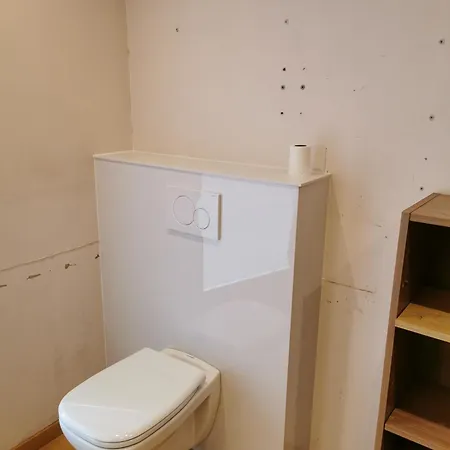 Backpackers Gelijkvloers-studio-slaapkamer-eetkamer-keuken 1 Ruimte-badkamer En-suite * Ostende