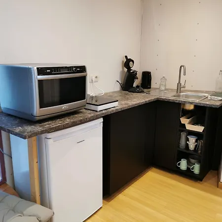 Apartmán Backpackers Gelijkvloers-studio-slaapkamer-eetkamer-keuken 1 Ruimte-badkamer En-suite *